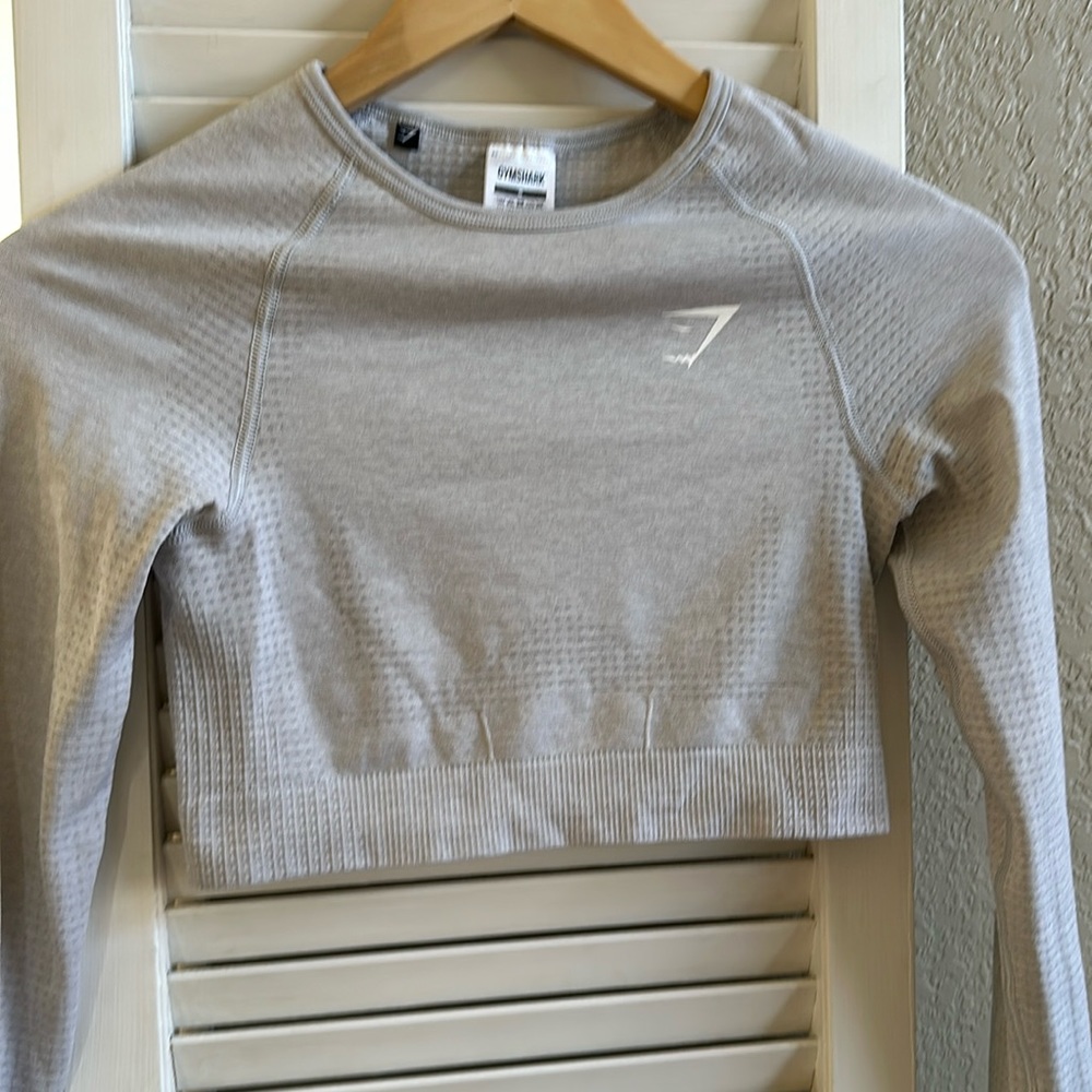 Gymshark gray workout crop top